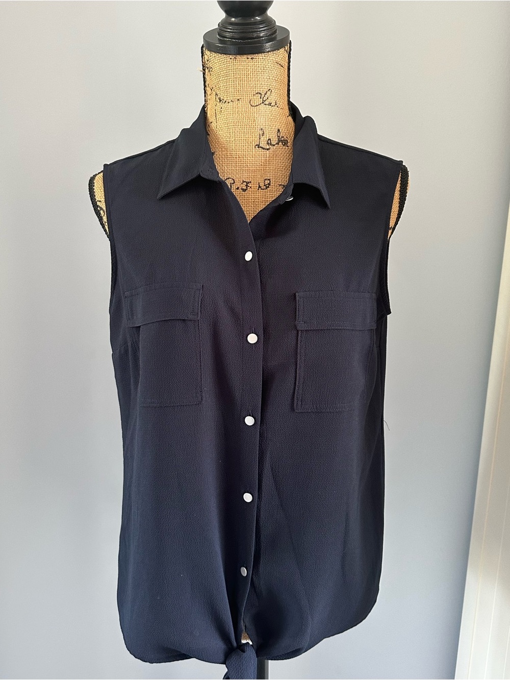 Sleeveless Button-Front Blouse Shirt - Black